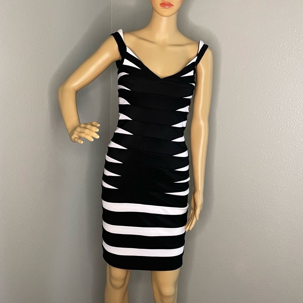 Jovani Striped Panel Sleeveless Bandage Dress Black and White Size 4